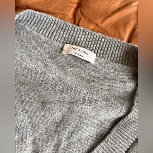 Aritzia Light Heather Grey V-Neck Wool Sweater - Picture 3 of 7
